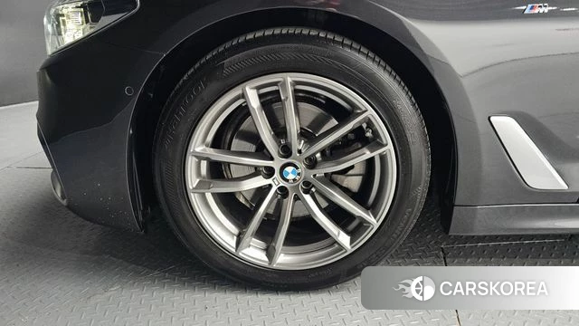 BMW 5 Series (G30) id 4943751 из Кореи 29