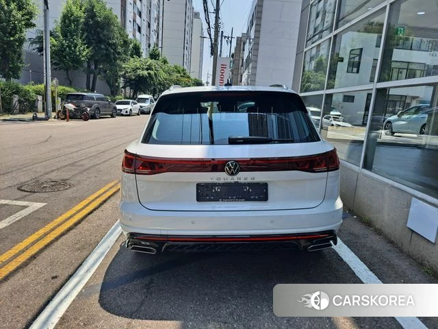Volkswagen Touareg 3rd generation 2026 Белый из Кореи, фото 4