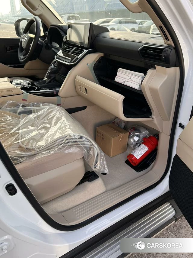 Toyota Land Cruiser (imported) 2026 Белый из Китая, фото 5