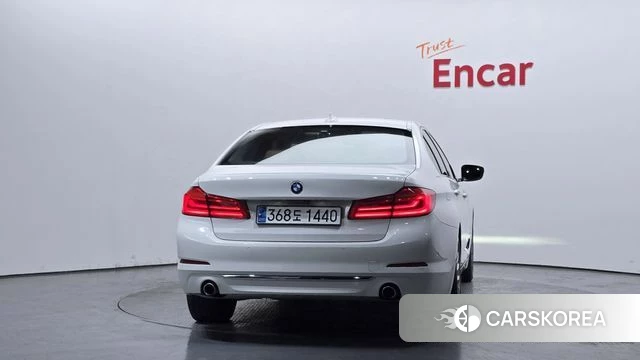 BMW 5 Series (G30) id 3834933 из Кореи 14