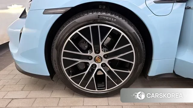 Porsche Taycan id 3591720 из Кореи 14