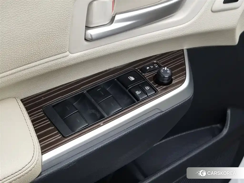 Toyota Grevia id 4577461 из Китая 18