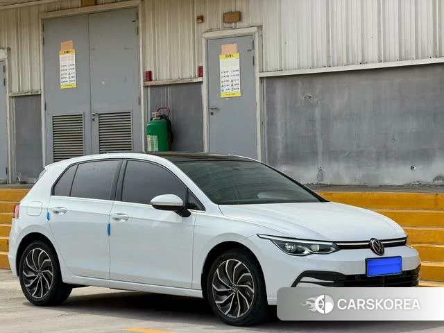 Volkswagen Golf 2024 Белый из Китая, фото 4