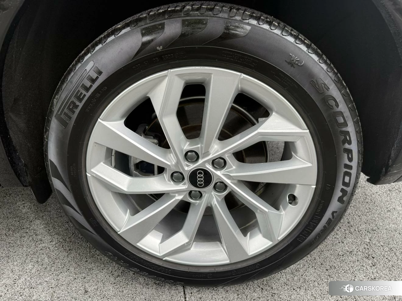 Audi Q5L id 4510435 из Китая 18