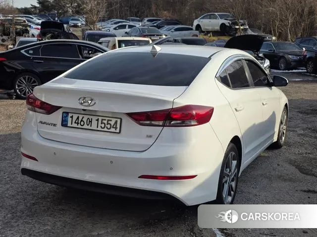 Hyundai Avante AD id 3672808 из Кореи 7