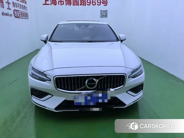 Volvo S60 2021 Белый из Китая, фото 4