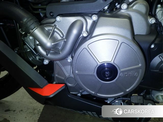 Engine photo