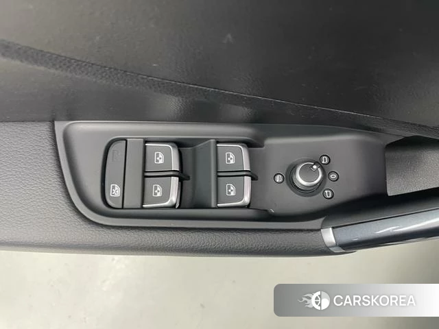 Audi Q2L e-tron id 4374526 из Китая 17