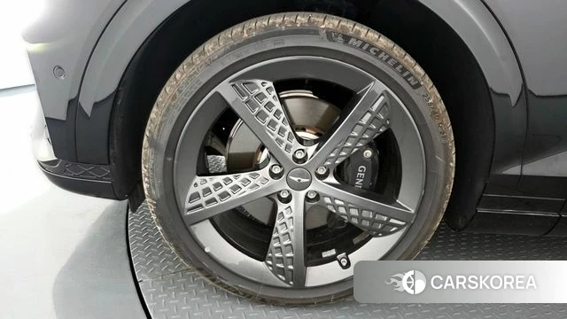 Genesis GV70 id 3902803 из Кореи 13