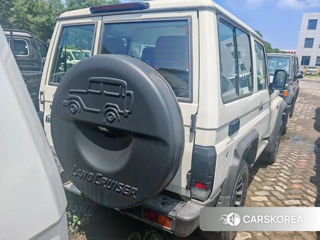 Toyota Land Cruiser 70 Series 2025 Белый из Китая, фото 4