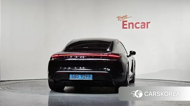 Porsche Taycan id 3519445 из Кореи 14