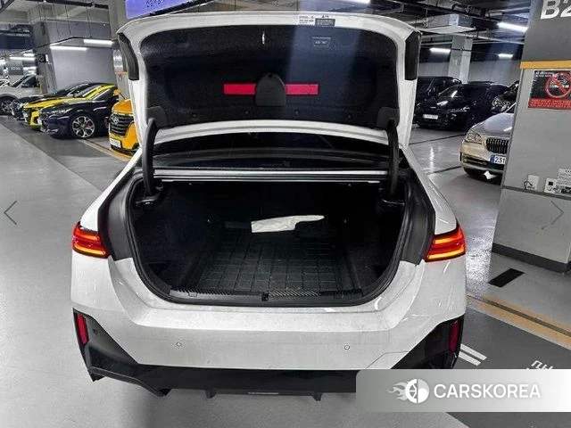 BMW 5 Series (G60) id 3919645 из Кореи 8