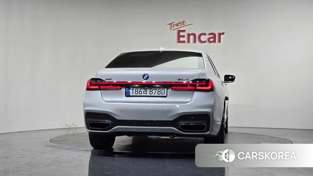 BMW 7 Series (G11) id 4187903 из Кореи 30