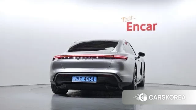 Porsche Taycan id 3355857 из Кореи 14