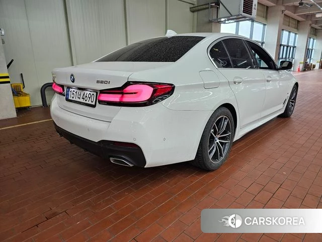 BMW 5 Series (G30) 2022 Белый из Кореи, фото 5