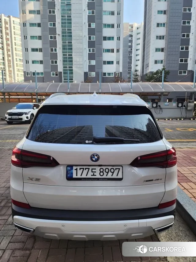 BMW X5 (G05) 2022 Жемчужный цвет из Кореи, фото 5