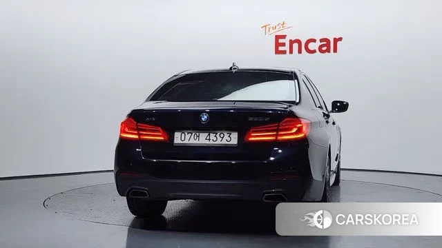 BMW 5 Series (G30) id 3578839 из Кореи 14