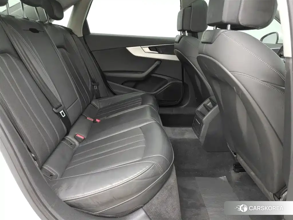 Audi A4L id 4547249 из Китая 15