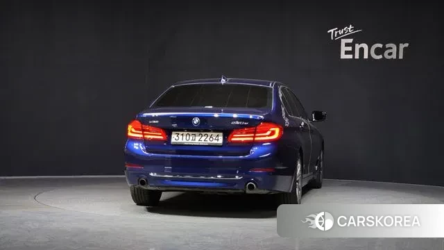 BMW 5 Series (G30) id 3631138 из Кореи 14