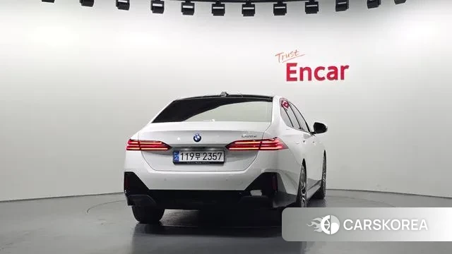 BMW 5 Series (G60) id 3446939 из Кореи 14