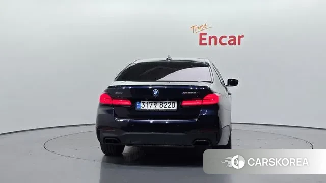 BMW 5 Series (G30) id 3355911 из Кореи 14