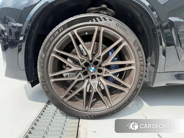 BMW X5M (G05) 2026 Черный из Кореи, фото 4