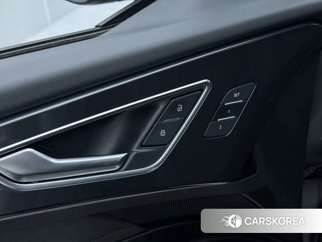 Audi Q5 e-tron id 4301169 из Китая 21