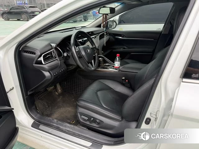 Toyota Camry 2021 Белый из Китая, фото 4