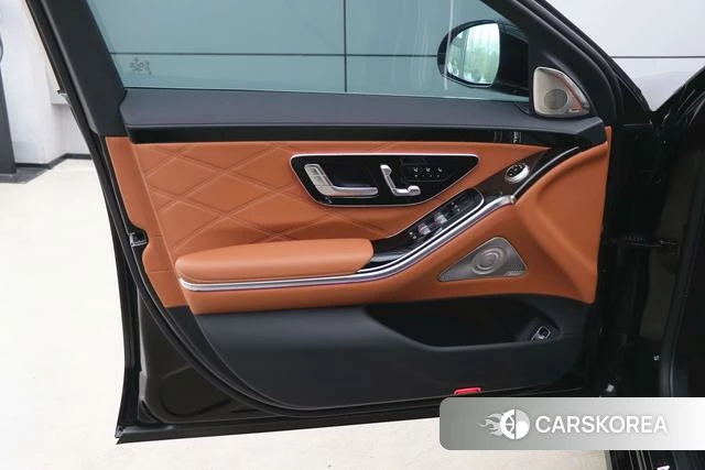 Mercedes-Benz Maybach S-class id 4272542 из Китая 28