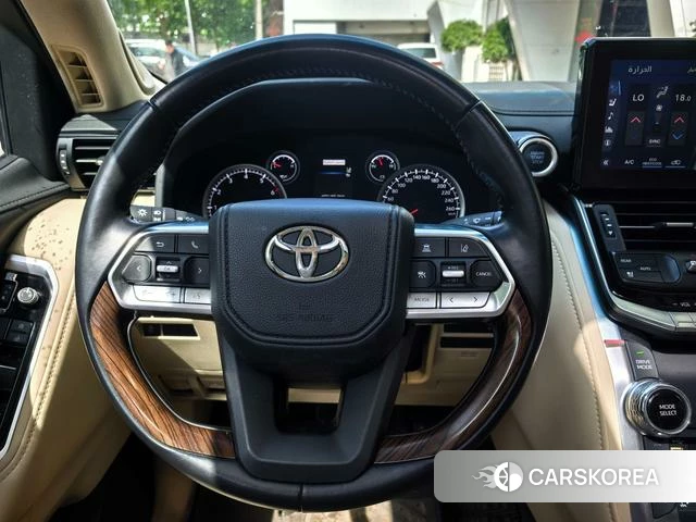 Toyota Land Cruiser (imported) 2024 Белый из Китая, фото 5