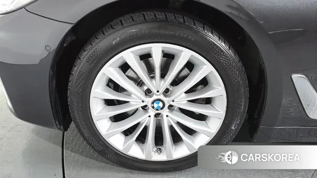 BMW 5 Series (G30) id 3514341 из Кореи 14