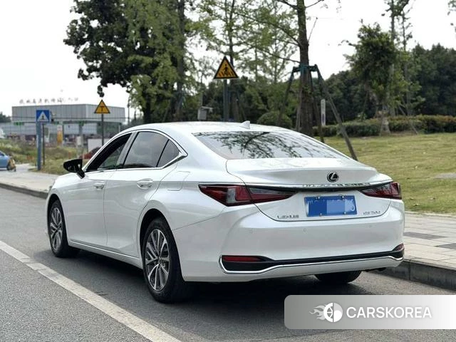 Lexus ES id 4348970 из Китая 7