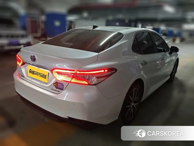 Toyota Camry 2021 Белый из Китая, фото 4