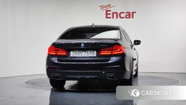 BMW 5 Series (G30) id 3253602 из Кореи 14