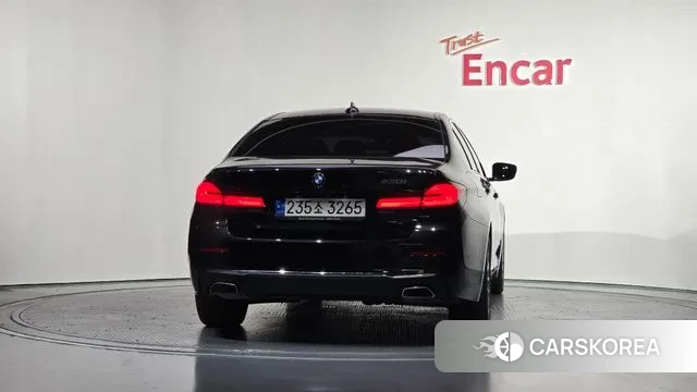 BMW 5 Series (G30) id 3373443 из Кореи 14