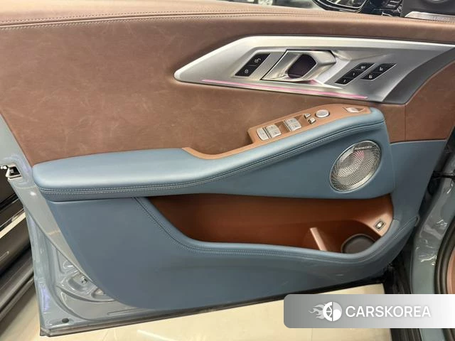 BMW XM id 4273553 из Китая 10