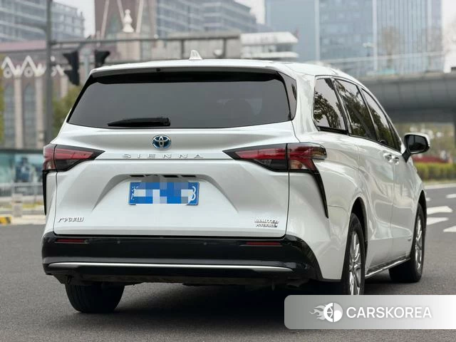 Toyota Saina 2022 Белый из Китая, фото 4