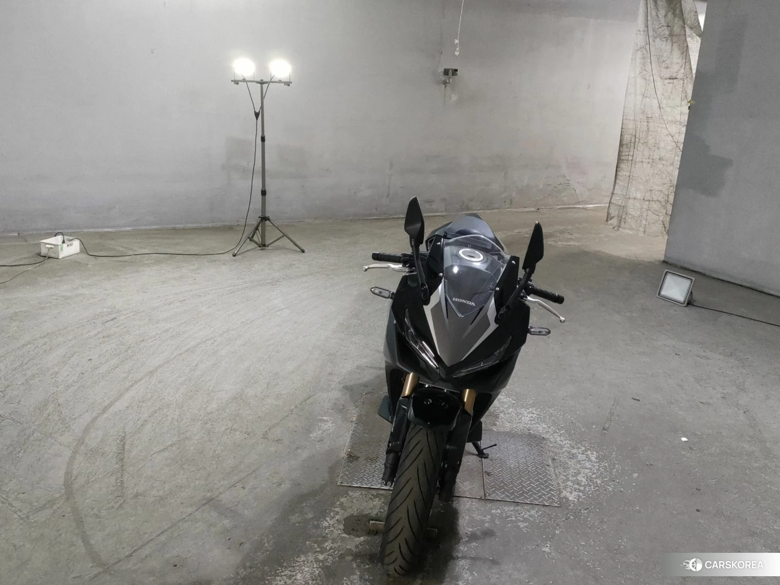 Проданный Honda CBR400R id 3970372 из Японии, фото 4