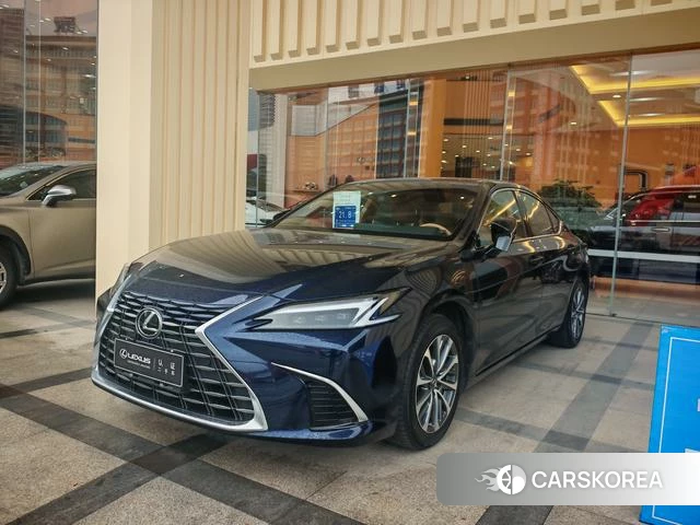 Lexus ES id 3919379 из Китая 7