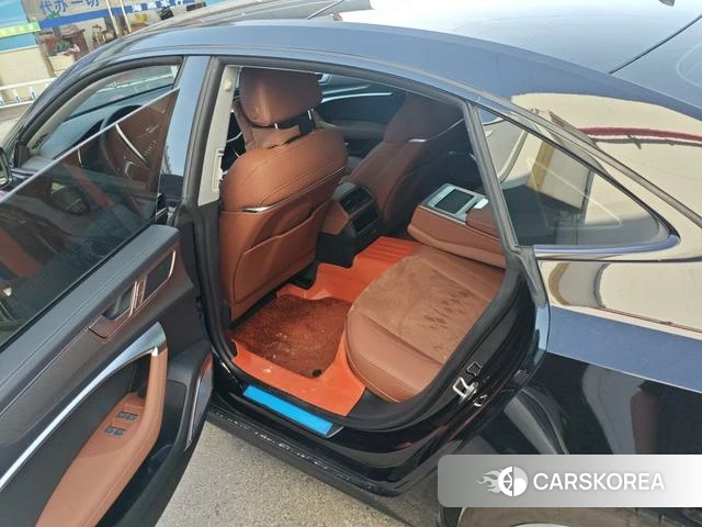 Audi A7L 2025 Черный из Китая, фото 4