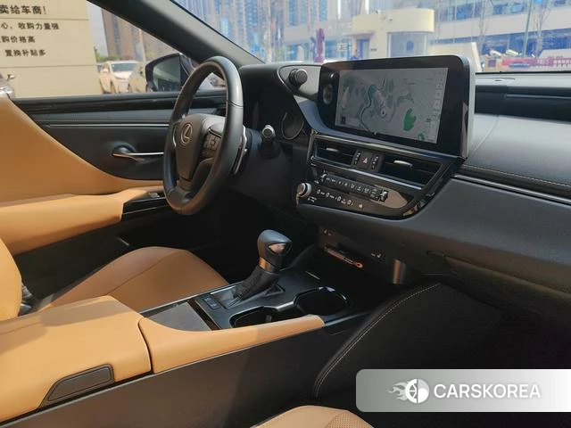 Lexus ES id 3908444 из Китая 11