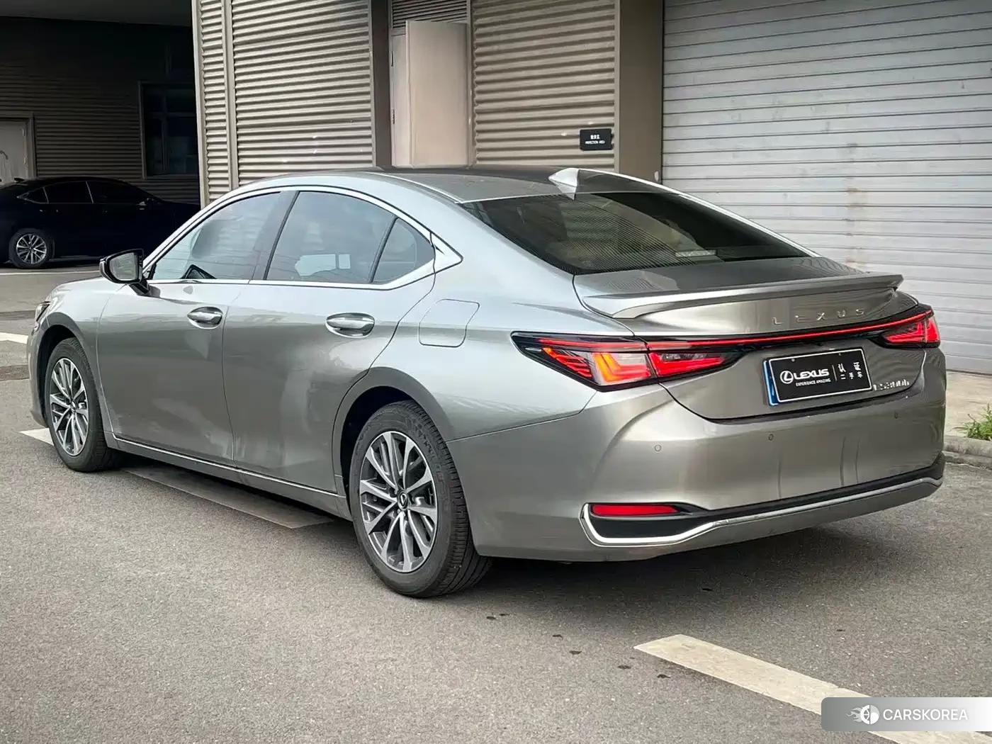 Lexus ES 2025 Silver/gray из Китая, фото 4
