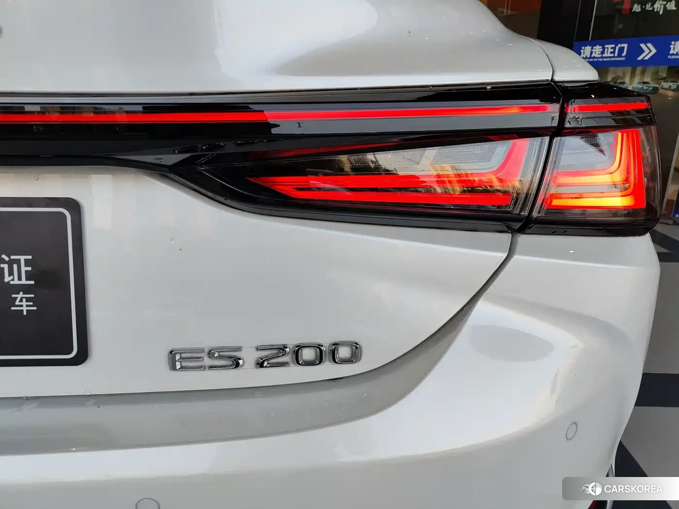 Lexus ES id 4634837 из Китая 14