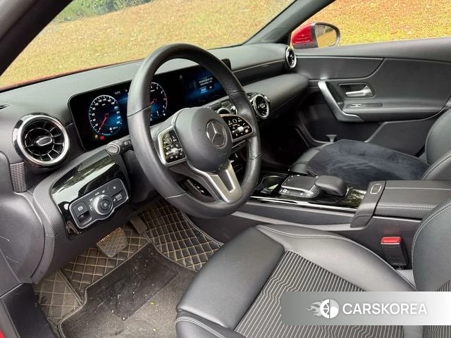 Mercedes-Benz Class A (imported) 2022 Красный из Китая, фото 5