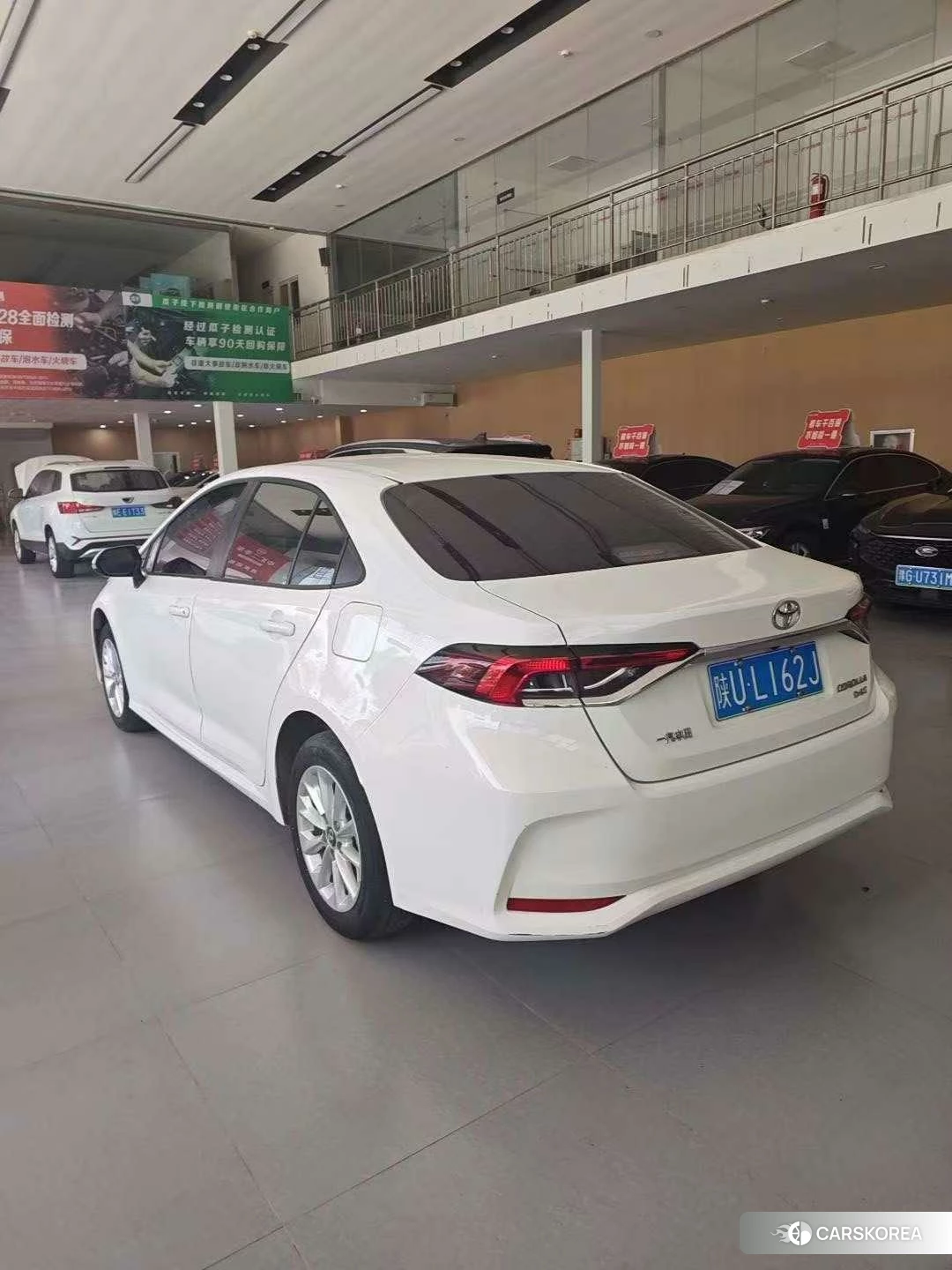 Toyota Corolla 2023 Белый из Китая, фото 4