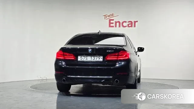 BMW 5 Series (G30) id 3761049 из Кореи 14