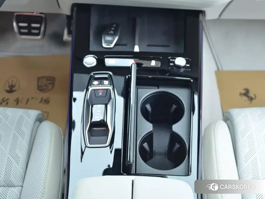 Audi A6L id 4653880 из Китая 10