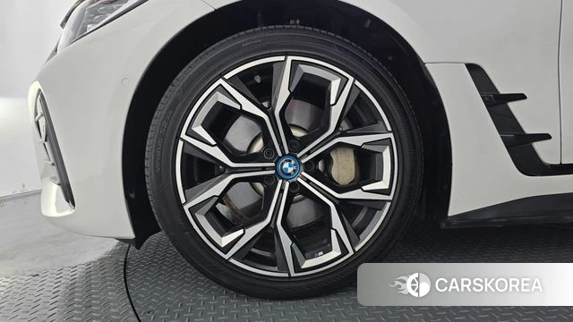 BMW i4 id 4524195 из Кореи 30
