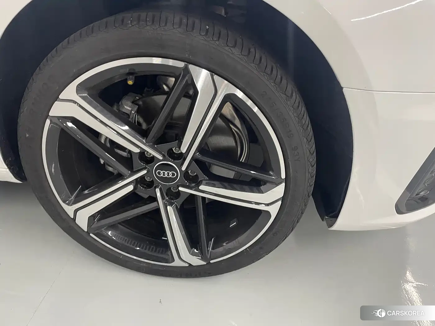 Audi A4L id 4664629 из Китая 10