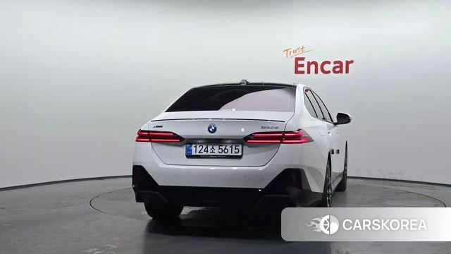 BMW 5 Series (G60) id 4353915 из Кореи 26